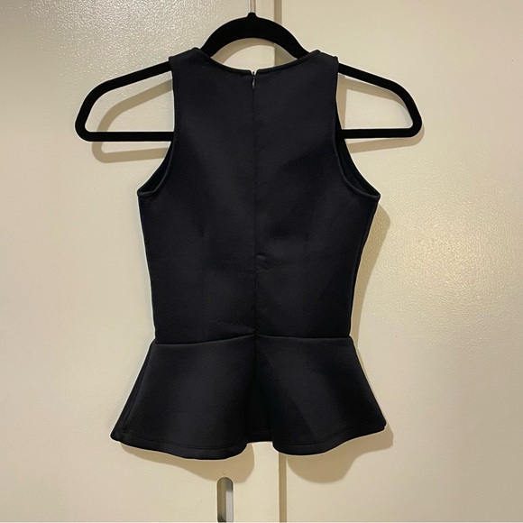 Something Borrowed Navy Blue peplum sleeveless top women’s size XS - Picture 2 of 5